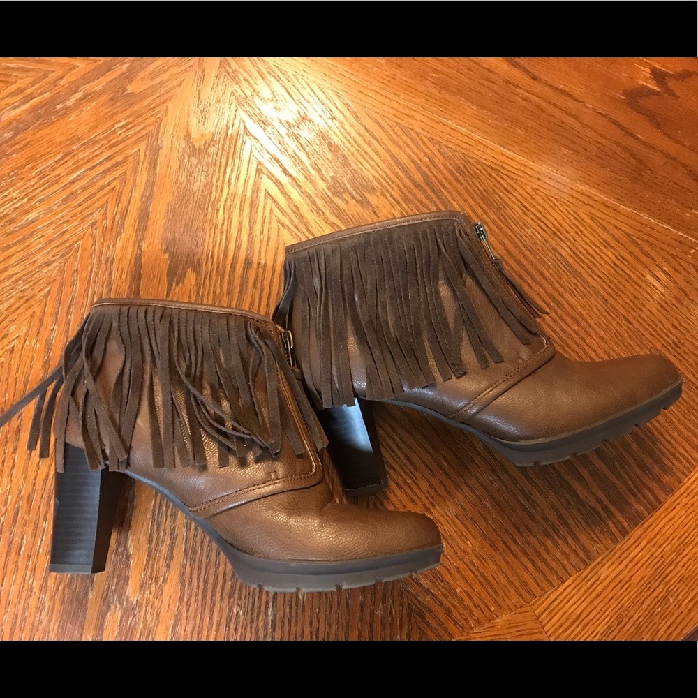 Pretty Wild & Fringy Brown Leather Boots! - Picture 14 of 16